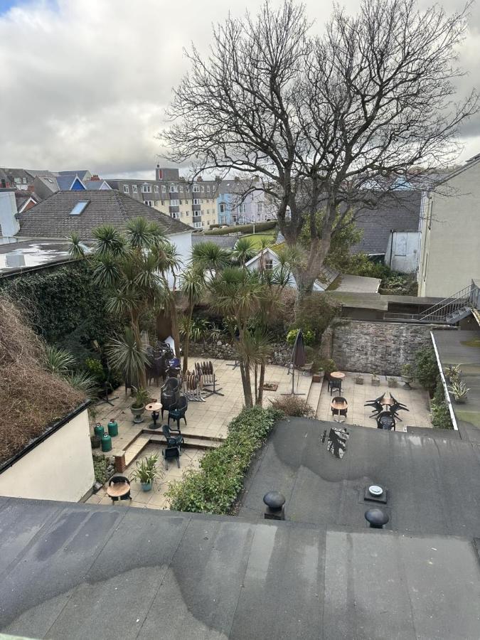 Clarence House Hotel Tenby Exterior photo